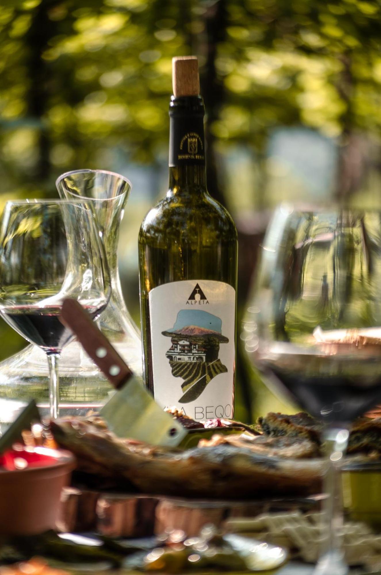 Hotel Alpeta Agrotourism & Winery - Roshnik , Berat Exterior foto